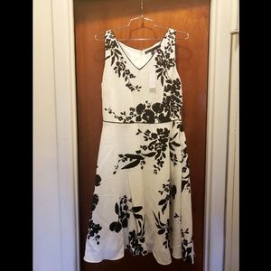 BRAND NEW Sleeveless Floral Dress